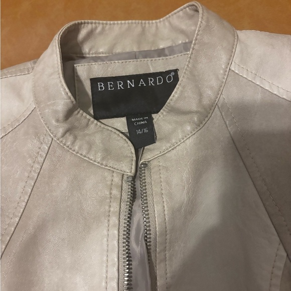 Bernardo Girls Jacket Women Size 14/16 Beige Zip Up & Buckle NWOT Pockets - Picture 6 of 12